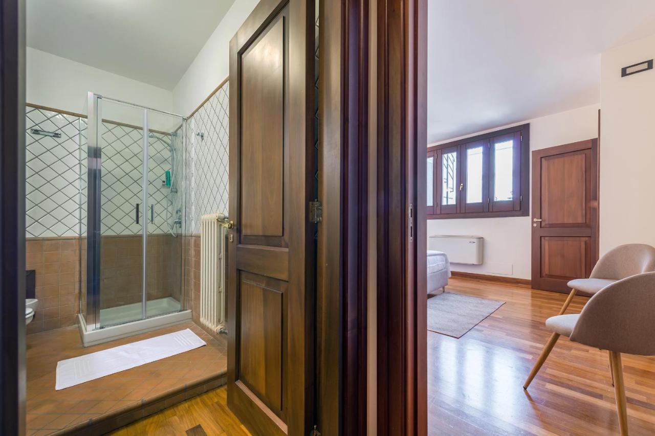 GoodStay Palazzo Marini Suite Lecce Esterno foto