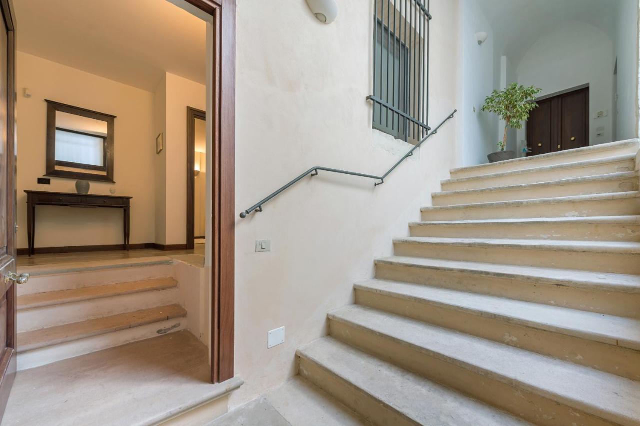 GoodStay Palazzo Marini Suite Lecce Esterno foto