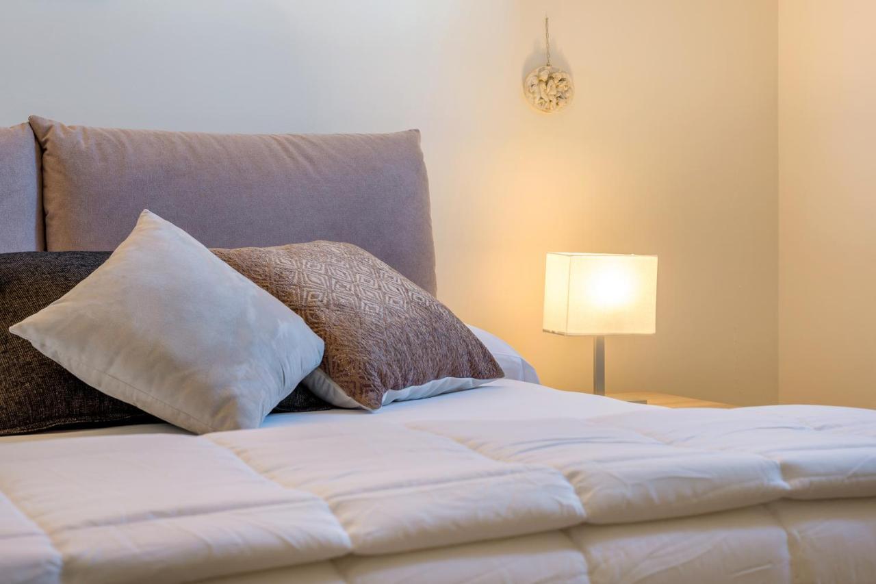 GoodStay Palazzo Marini Suite Lecce Esterno foto